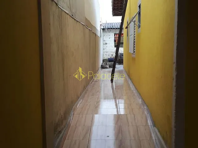 Casa com 250m² 3 quartos e 2 banheiros, à venda, no bairro Residencial Comercial Cidade Vista Alegre em Pindamonhangaba
