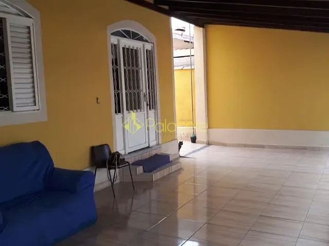 Casa com 250m² 3 quartos e 2 banheiros, à venda, no bairro Residencial Comercial Cidade Vista Alegre em Pindamonhangaba