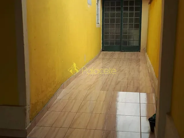 Casa com 250m² 3 quartos e 2 banheiros, à venda, no bairro Residencial Comercial Cidade Vista Alegre em Pindamonhangaba