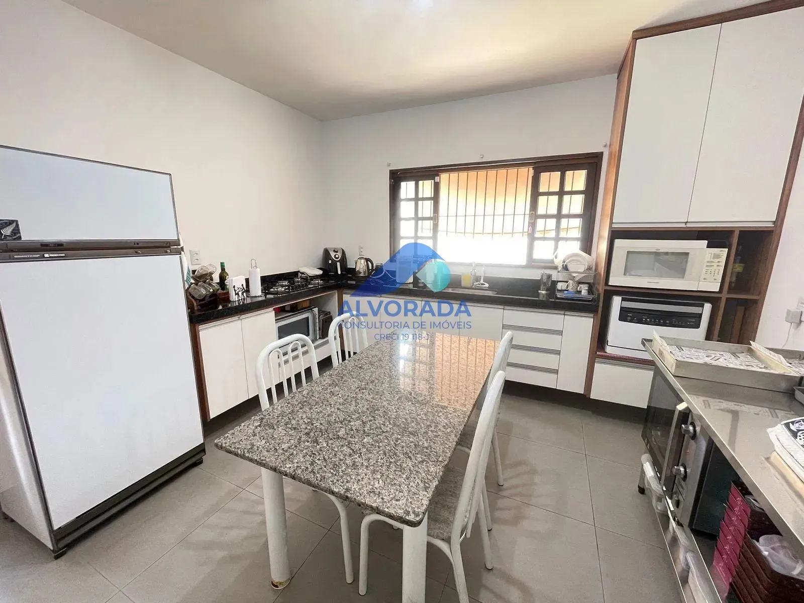 Casa, 3 quartos, 228 m² - Foto 3