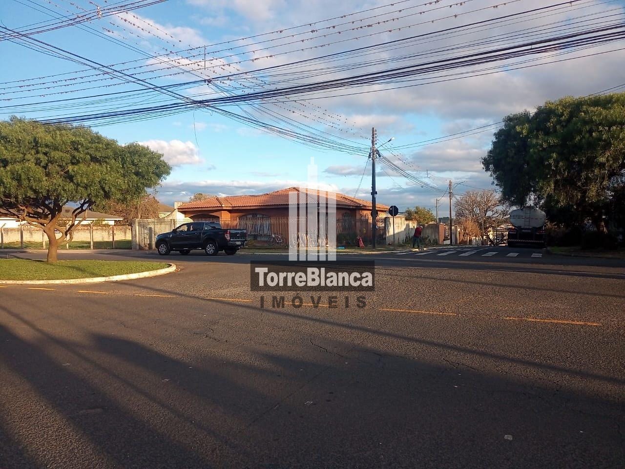 Casa à venda com 3 quartos, 195m² - Foto 2