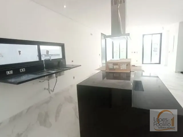 Casa com 360m² 3 quartos e 5 banheiros, à venda, no bairro Parque Arco Iris em Atibaia