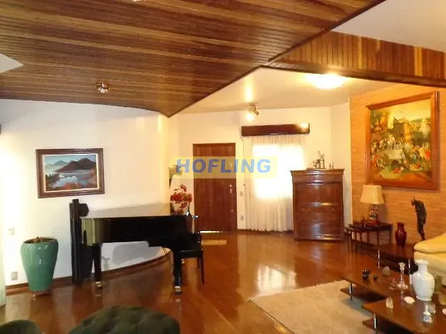 Casa com 350m², à venda, no bairro Centro em Rio Claro