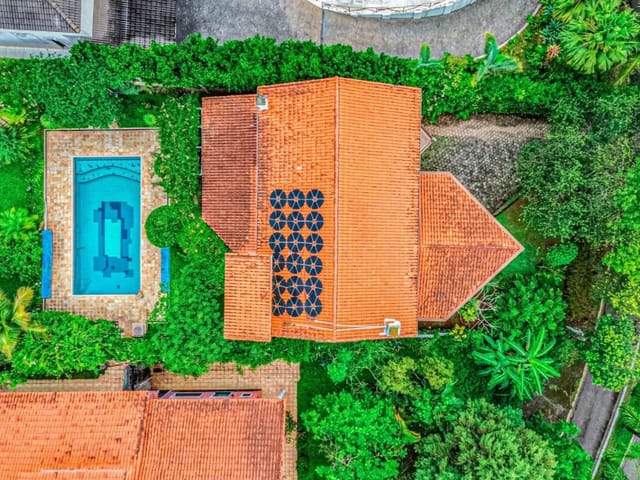 Casa com 1000m² 3 quartos e 5 banheiros, à venda, no bairro Residencial Euroville em Carapicuíba
