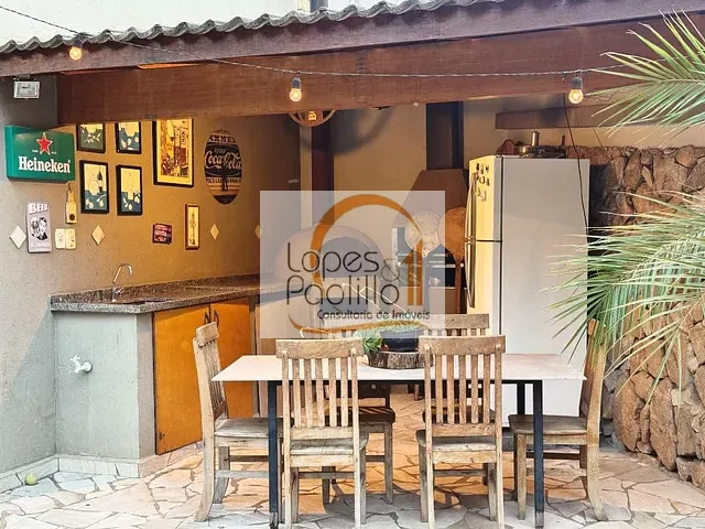 Casa com 400m² 3 quartos e 3 banheiros, à venda ou para alugar, no bairro Retiro das Fontes em Atibaia