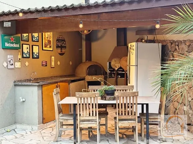 Casa com 400m² 3 quartos e 3 banheiros, à venda ou para alugar, no bairro Retiro das Fontes em Atibaia
