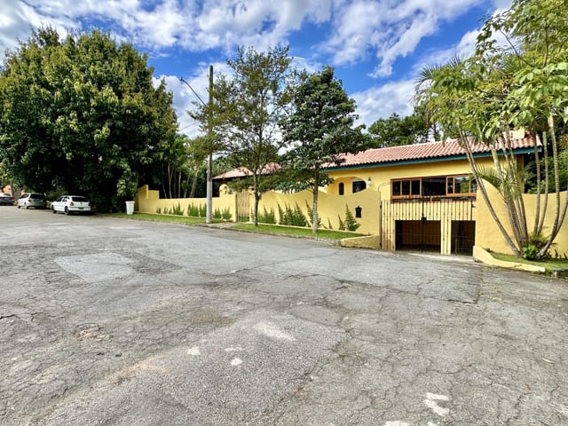 Casa com 1005m² 4 quartos e 4 banheiros, à venda, no bairro Palos Verdes em Carapicuíba