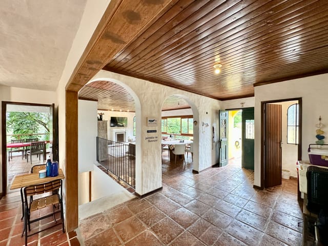 Casa com 1005m² 4 quartos e 4 banheiros, à venda, no bairro Palos Verdes em Carapicuíba
