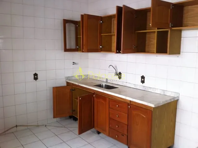 Casa com 300m² 3 quartos e 2 banheiros, à venda, no bairro Vila Rica em Pindamonhangaba