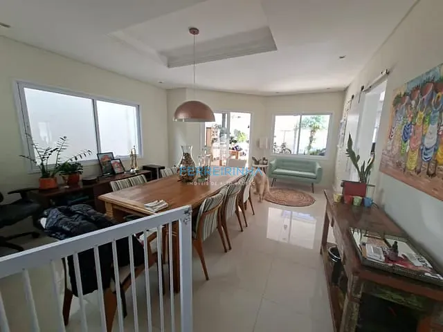 Casa 4 quartos e 2 banheiros, à venda, no bairro Urbanova em São José dos Campos