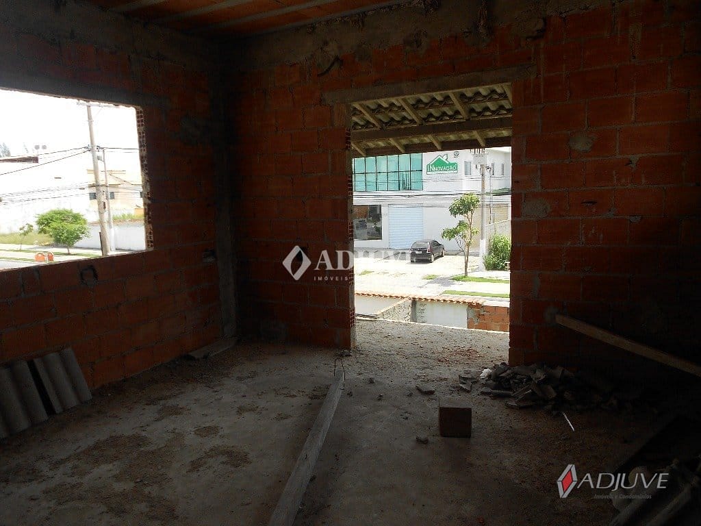 Casa à venda com 4 quartos, 200m² - Foto 4