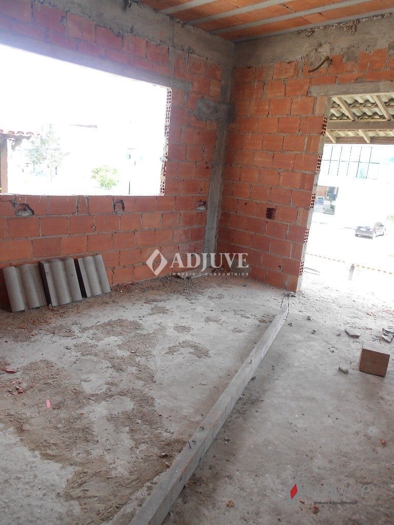 Casa à venda com 4 quartos, 200m² - Foto 3