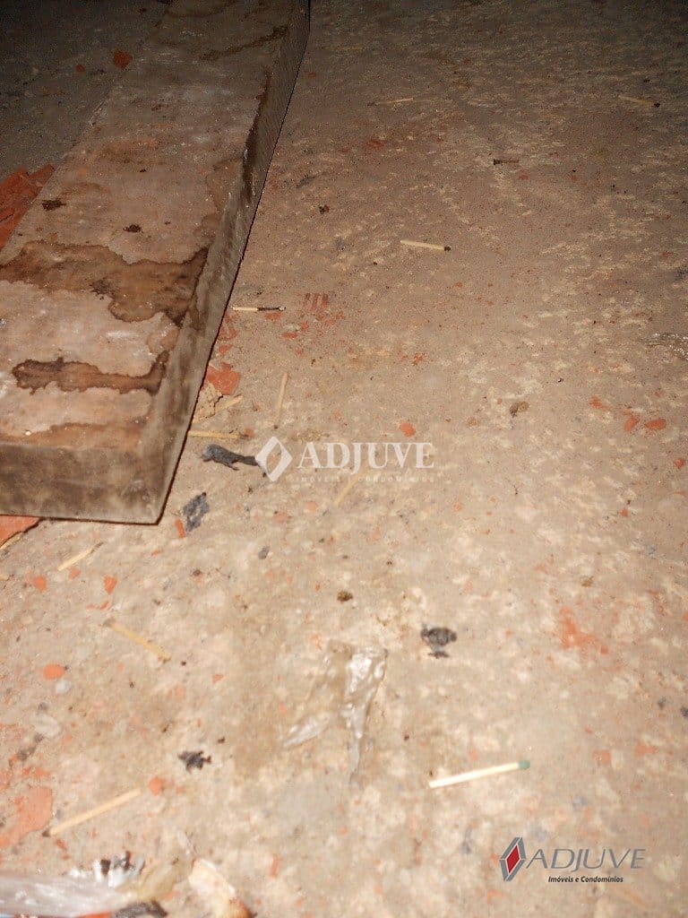 Casa à venda com 4 quartos, 200m² - Foto 11