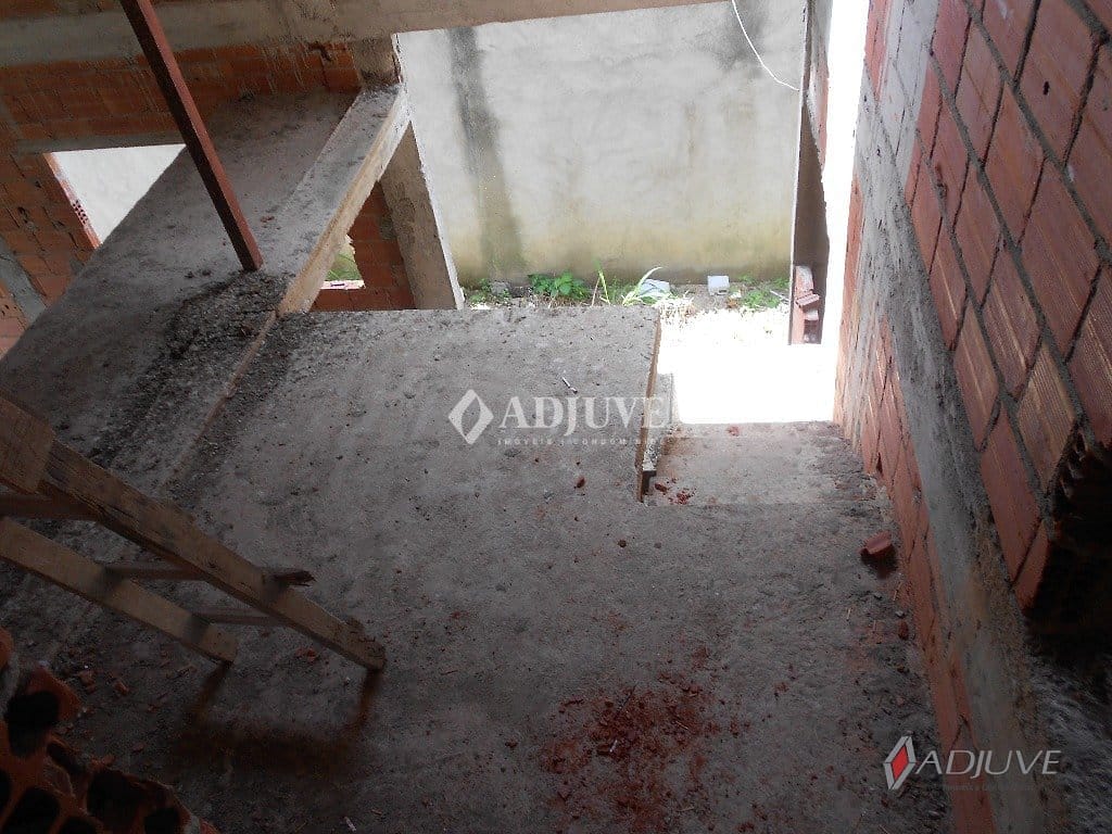 Casa à venda com 4 quartos, 200m² - Foto 22
