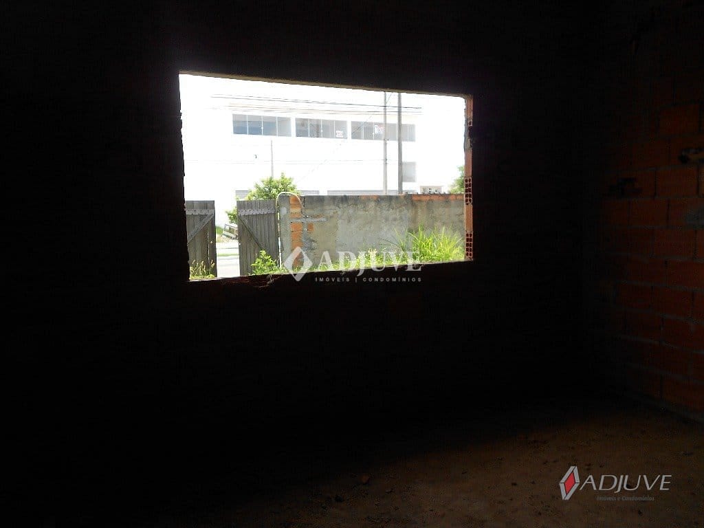 Casa à venda com 4 quartos, 200m² - Foto 36
