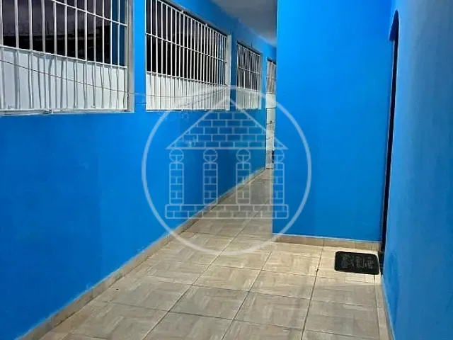 Casa com 125m² 2 quartos e 2 banheiros, à venda, no bairro Balneário Itaguaí em Mongaguá