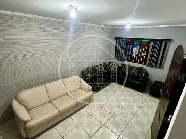 Casa com 125m² 2 quartos e 2 banheiros, à venda, no bairro Balneário Itaguaí em Mongaguá