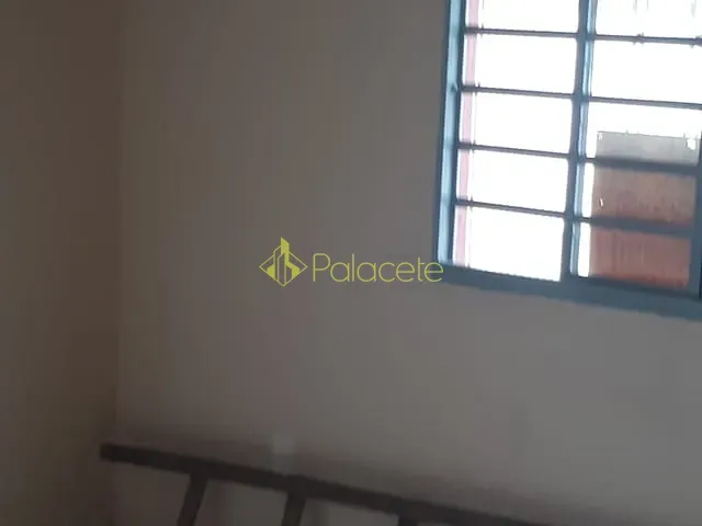 Casa com 210m² 2 quartos e 1 banheiro, à venda, no bairro Vila São João em Pindamonhangaba