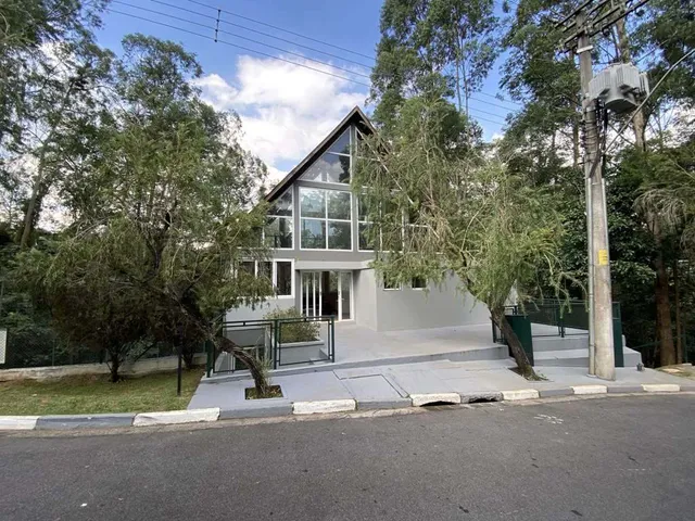 Casa com 761m² 4 quartos e 6 banheiros, à venda, no bairro Jardim das Paineiras em Cotia