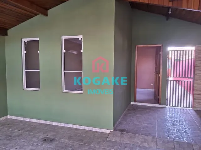 Casa 2 quartos e 1 banheiro, à venda, no bairro Jardim Oriente em São José dos Campos