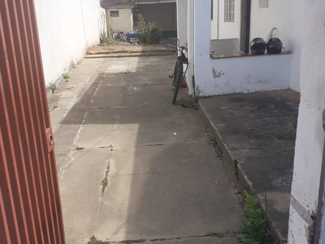 Casa com 300m² 3 quartos e 1 banheiro, à venda, no bairro Centro em Pindamonhangaba