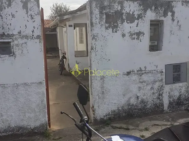 Casa com 300m² 3 quartos e 1 banheiro, à venda, no bairro Centro em Pindamonhangaba