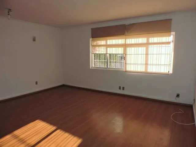 Casa com 267m² 3 quartos e 3 banheiros, para alugar, no bairro Jardim da Glória em Cotia