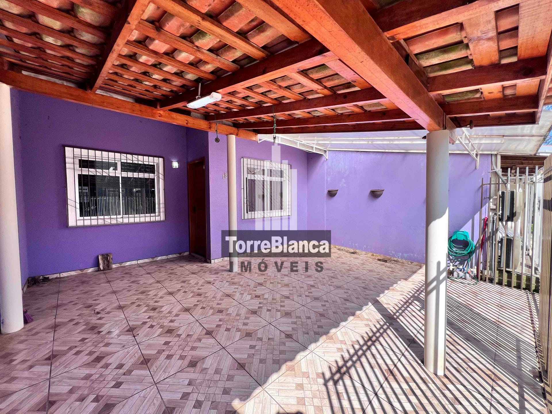 Casa à venda e aluguel com 2 quartos, 84m² - Foto 1