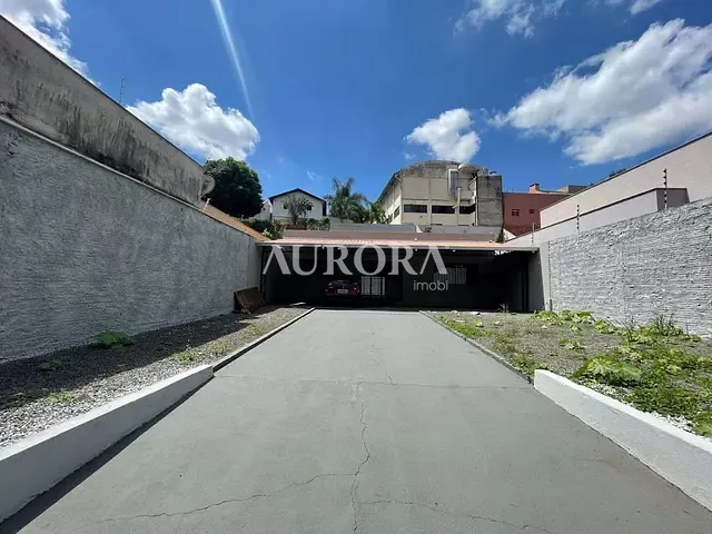Casa com 482m² 2 quartos e 2 banheiros, para alugar, no bairro Bancários em Londrina