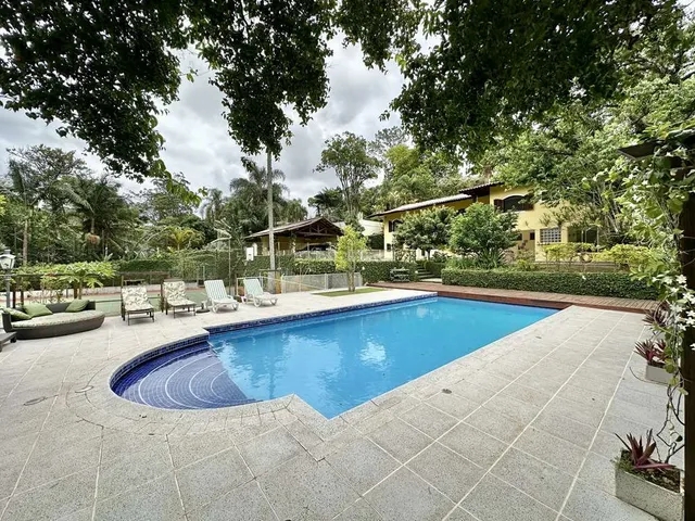 Casa com 2907m² 5 quartos e 8 banheiros, à venda, no bairro Chácaras do Refúgio-Granja Viana em Cotia