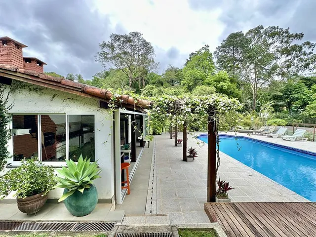 Casa com 2907m² 5 quartos e 8 banheiros, à venda, no bairro Chácaras do Refúgio-Granja Viana em Cotia