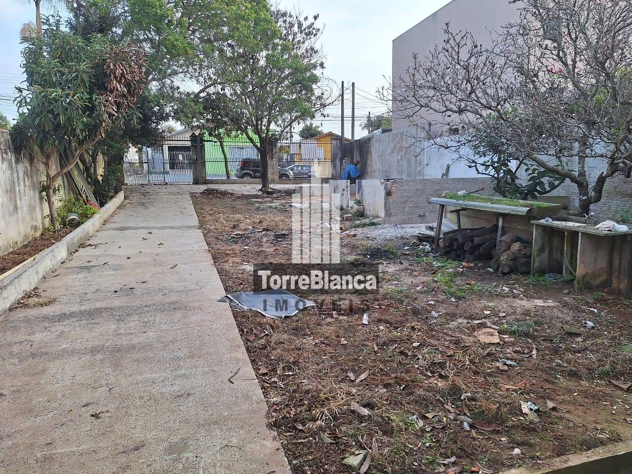 Casa à venda e aluguel com 4 quartos, 200m² - Foto 2