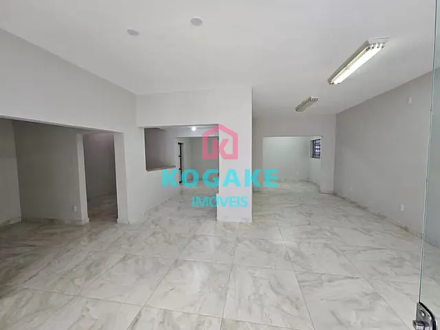 Casa para alugar, no bairro Vila Adyana em São José dos Campos