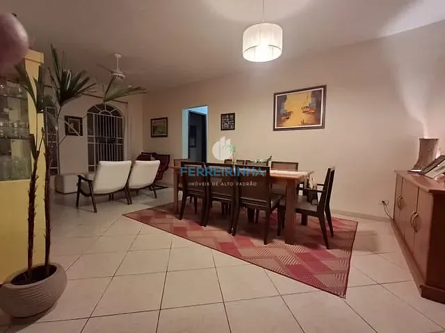 Casa 4 quartos e 2 banheiros, à venda, no bairro Jardim das Indústrias em São José dos Campos