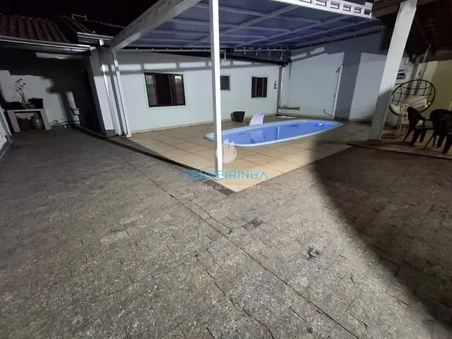Casa 4 quartos e 2 banheiros, à venda, no bairro Jardim das Indústrias em São José dos Campos