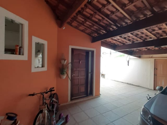 Casa com 300m² 3 quartos e 2 banheiros, à venda, no bairro Portal das Colinas em Guaratinguetá