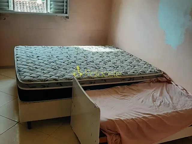 Casa com 300m² 3 quartos e 2 banheiros, à venda, no bairro Portal das Colinas em Guaratinguetá