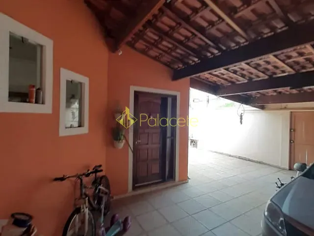 Casa com 300m² 3 quartos e 2 banheiros, à venda, no bairro Portal das Colinas em Guaratinguetá