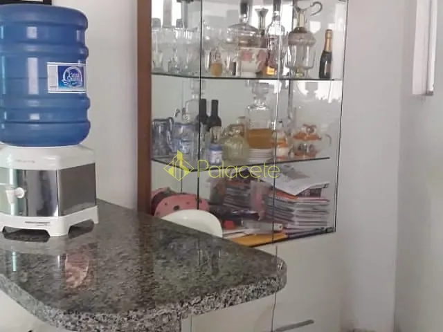 Casa com 300m² 3 quartos e 2 banheiros, à venda, no bairro Portal das Colinas em Guaratinguetá