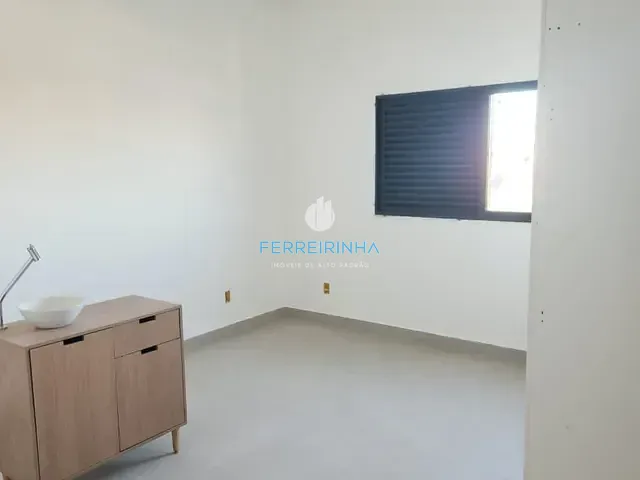 Casa 3 quartos e 3 banheiros, para alugar, no bairro Urbanova em São José dos Campos