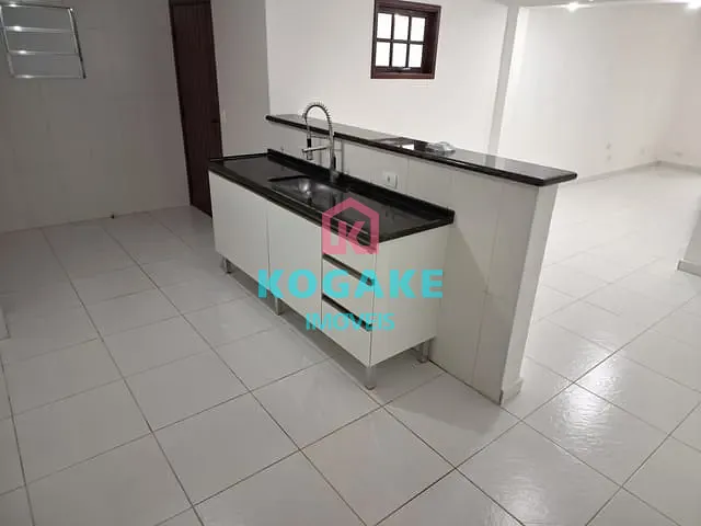 Casa com 169m² 2 quartos e 1 banheiro, à venda, no bairro Martim de Sá em Caraguatatuba