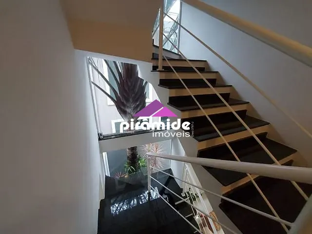 Casa com 360m² 4 quartos e 4 banheiros, à venda, no bairro Urbanova em São José dos Campos