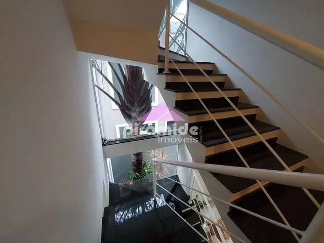Casa com 360m² 4 quartos e 4 banheiros, à venda, no bairro Urbanova em São José dos Campos