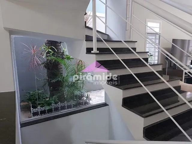 Casa com 360m² 4 quartos e 4 banheiros, à venda, no bairro Urbanova em São José dos Campos