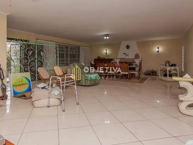 Casa com 350m² 4 quartos e 4 banheiros, à venda, no bairro Chácara das Pedras em Porto Alegre