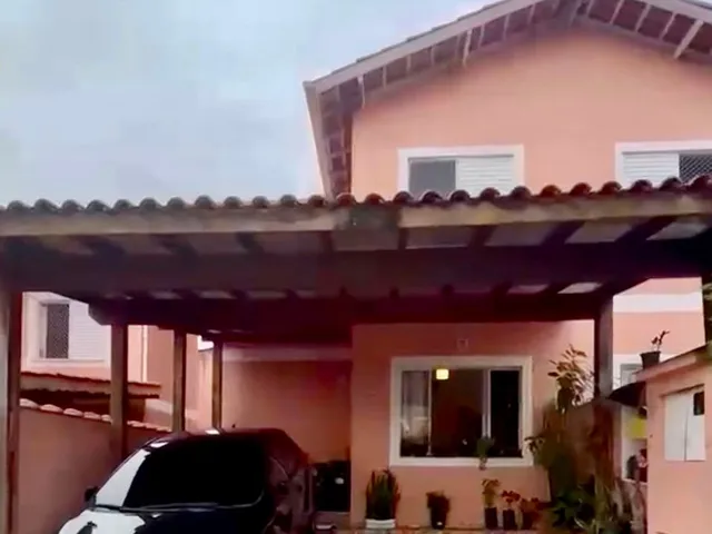 Casa com 125m² 2 quartos e 2 banheiros, à venda, no bairro Jardim Petrópolis em Cotia