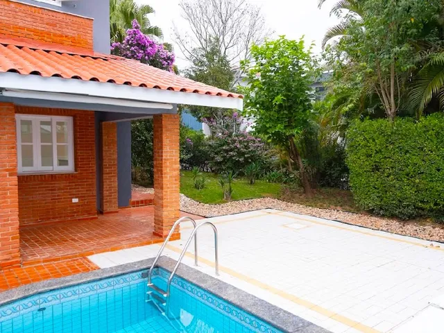 Casa com 420m² 4 quartos e 3 banheiros, para alugar, no bairro Alphaville em Santana de Parnaíba
