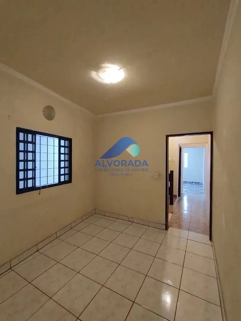 Casa, 3 quartos, 248 m² - Foto 1