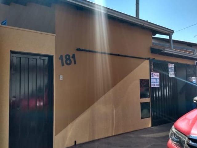 Foto do Casa - Casa com 2 dormitórios para alugar, 0 m² por R$ 900,00/mês - Leblon - Uberaba/MG | ZUCATO IMOBILIARIA LTDA