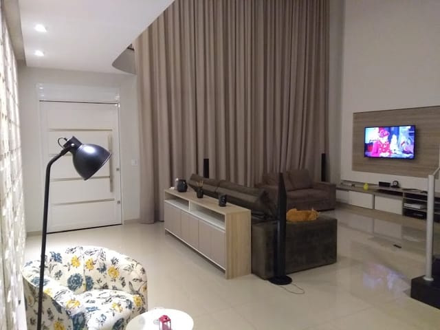 Foto do Casa - Casa à Venda no Condomínio Ibiti Reserva: 3 Dormitórios, 1 Suíte e 350m² de Área Útil – Conforto e Sofisticação em um Local Exclusivo | Plus Negócios Imobiliários